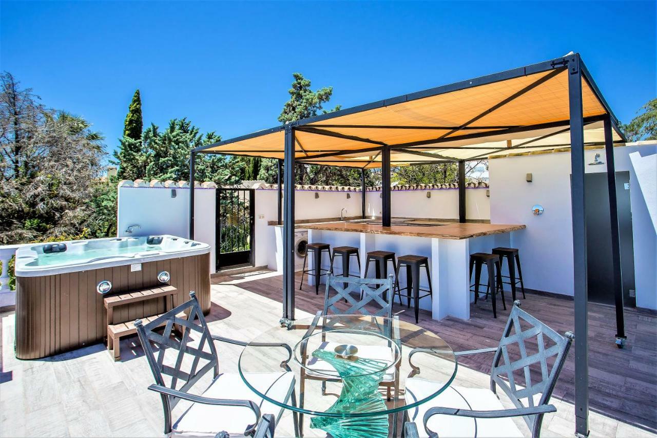 Luxury Villa With Swimming Pool And Jacuzzi Marbella Exterior photo